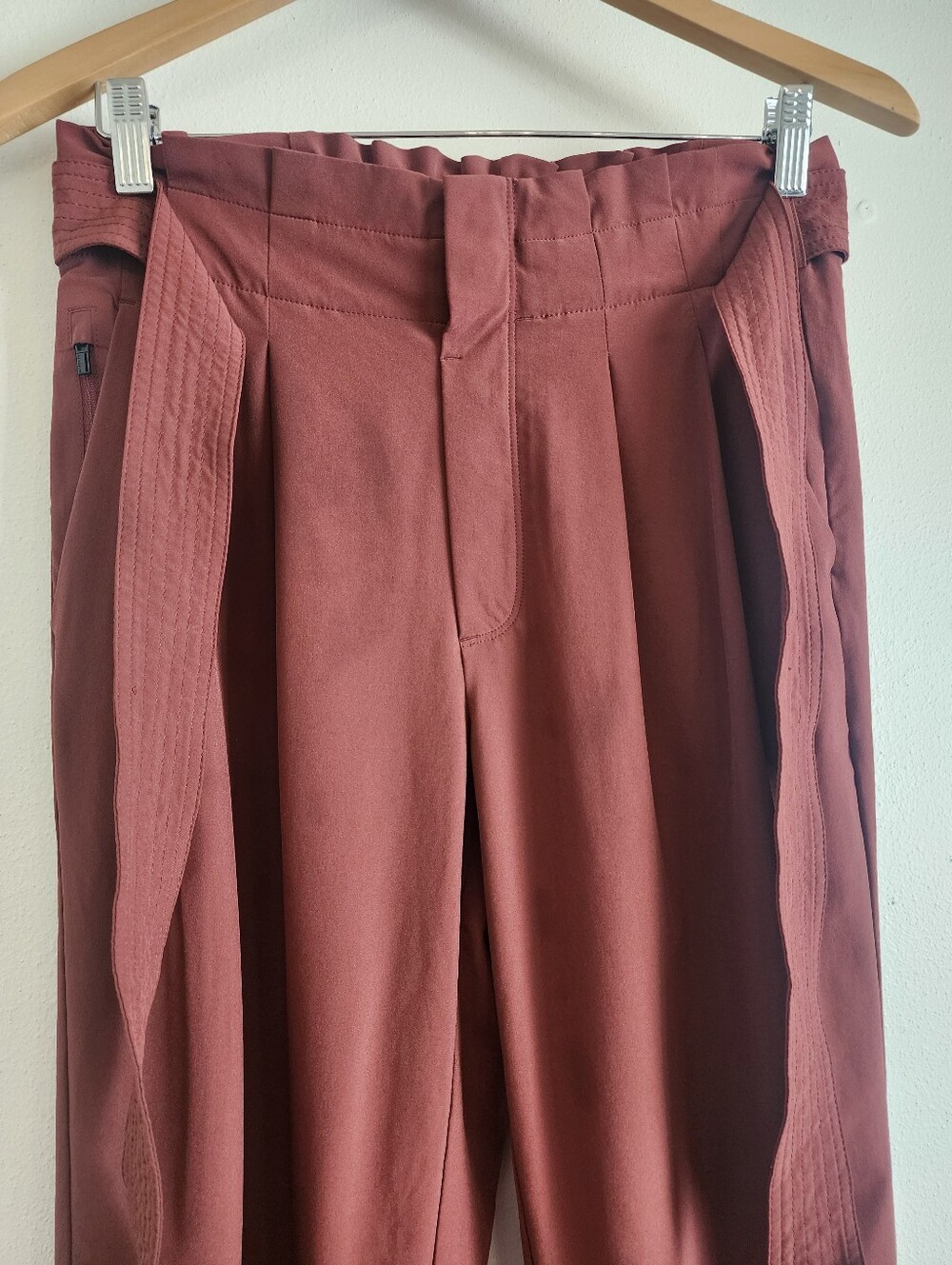 Athleta Skyline Pant II Burnt Rust Paperbag Waist Tapered Ankle Pants Size 4 T - Picture 4 of 12
